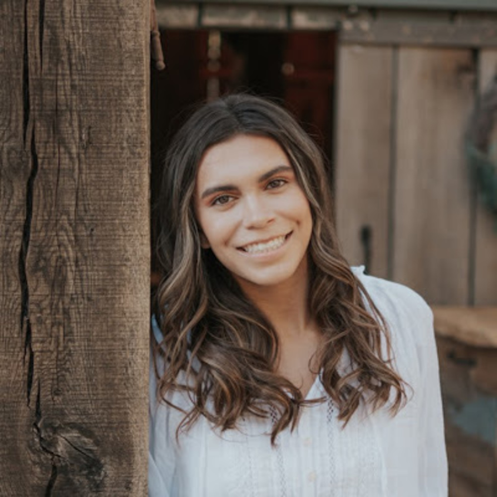 Meet your Posher, Isabel